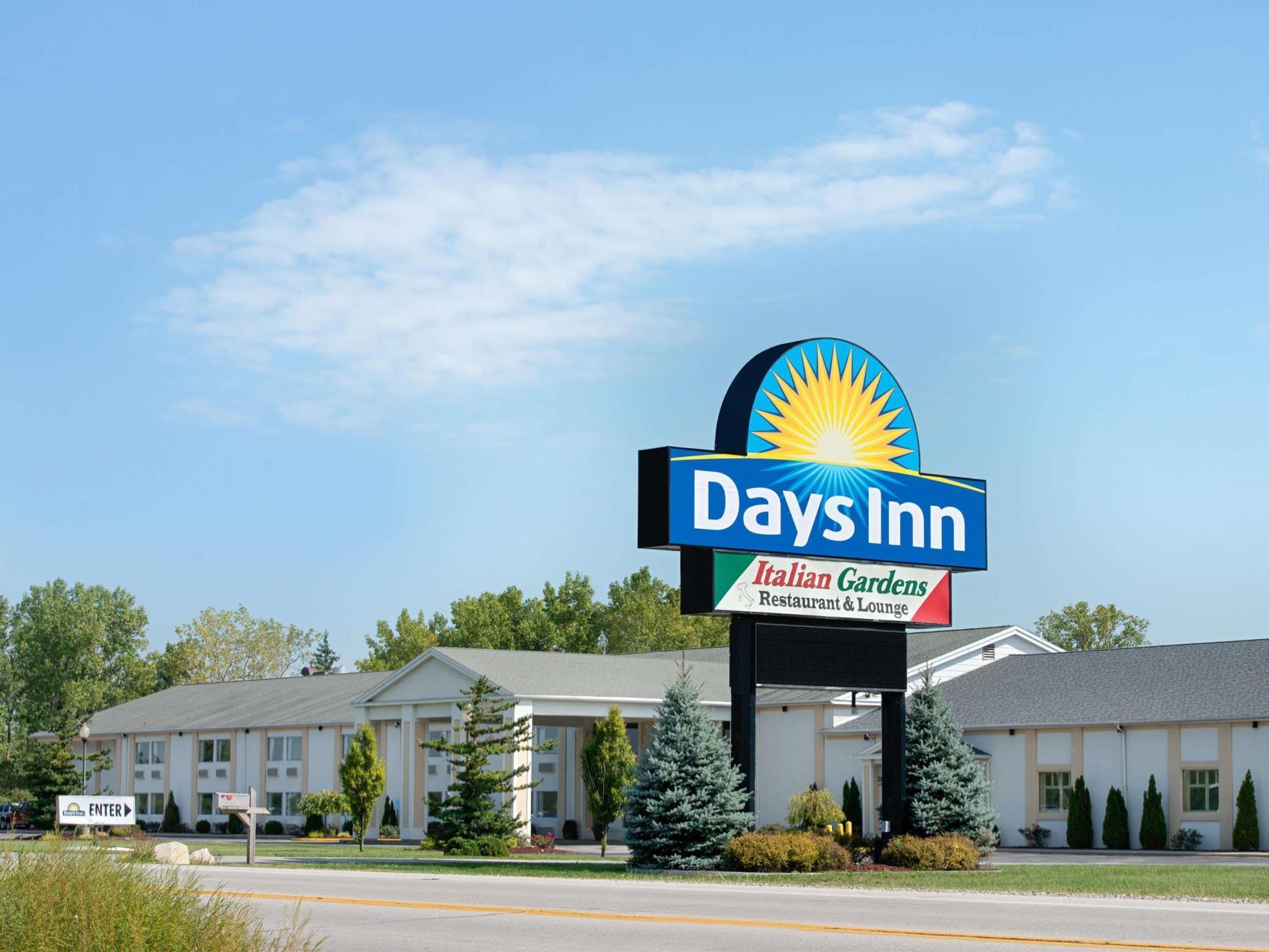 Days Inn By Wyndham Фримонт Екстериор снимка